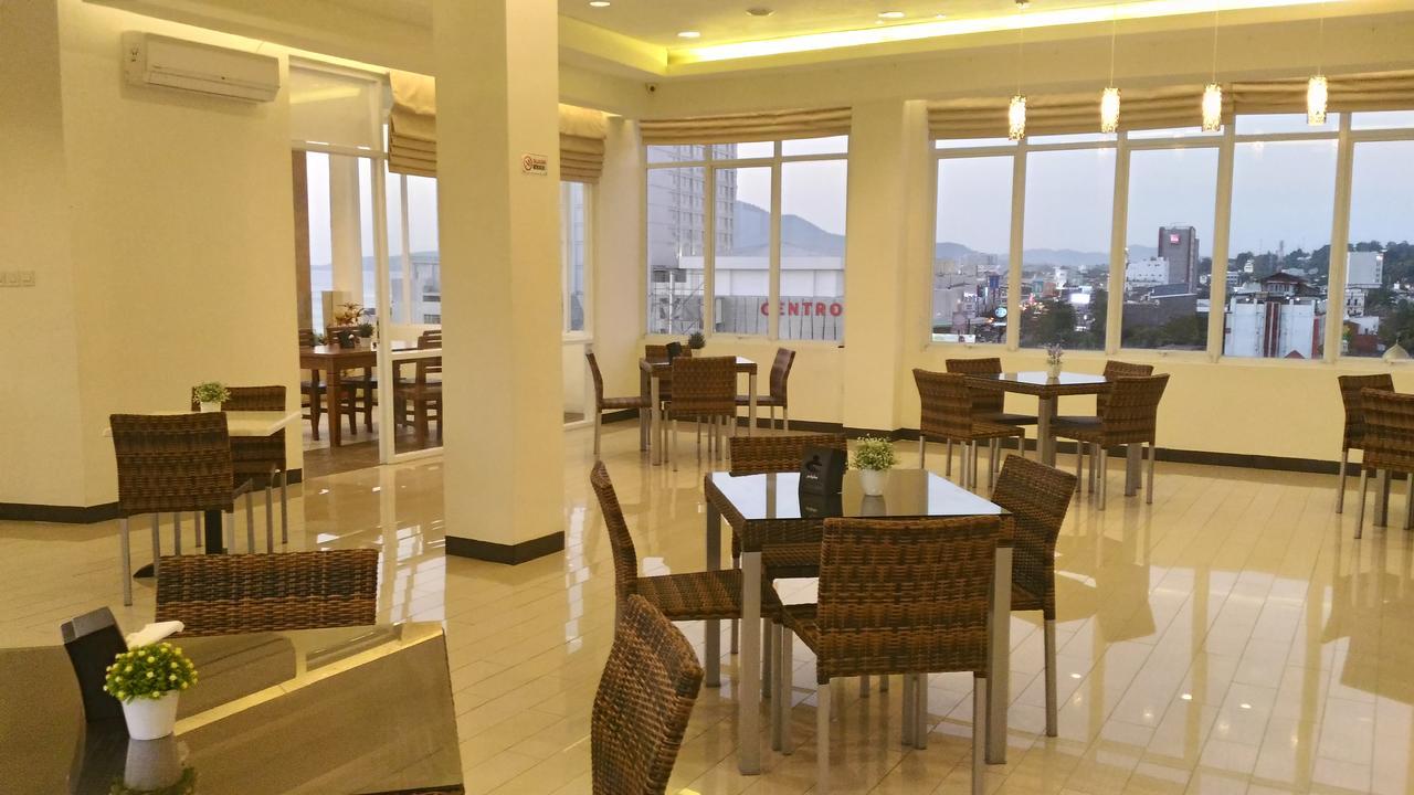 Big Fish Hotel Manado Exterior photo